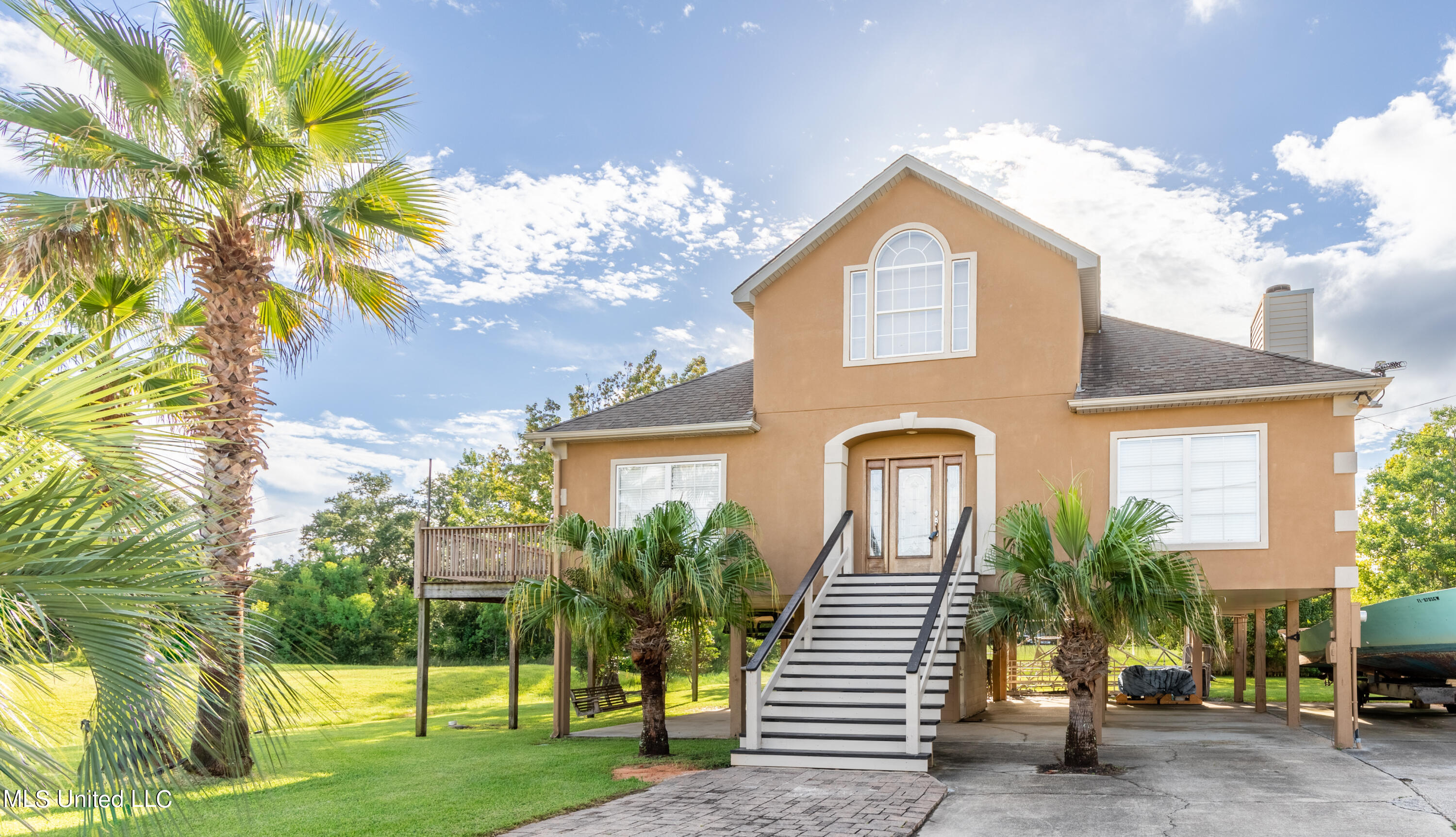 10377 Riviere Vue Drive Biloxi MS 39532
